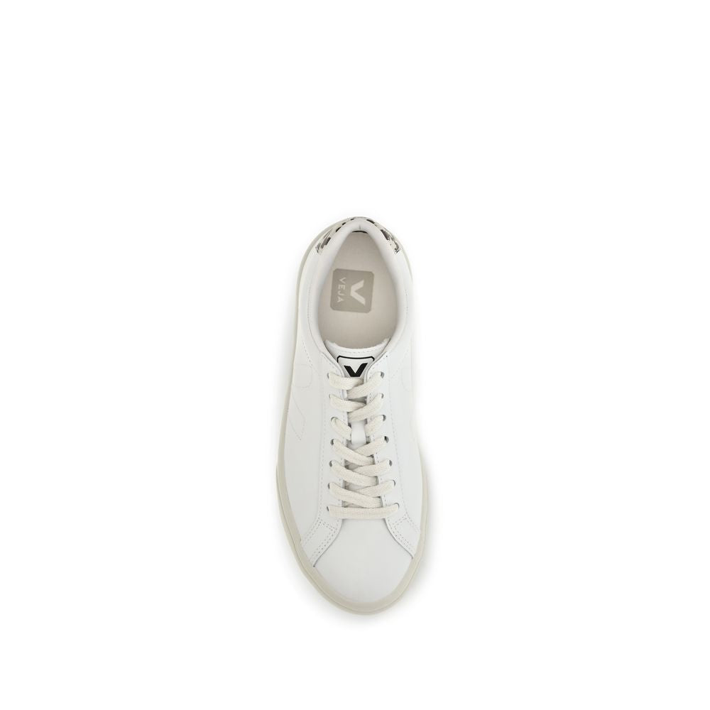 Sneakers by Veja for women in organic cotton & bos taurus calf leather white & patterned presents a impeccable silhouette as Women's Low Top Organic Cotton & Bos Taurus Calf Leather Sneakers, expertly defined by a impeccable low-top style for a impeccable, high-fashion look.