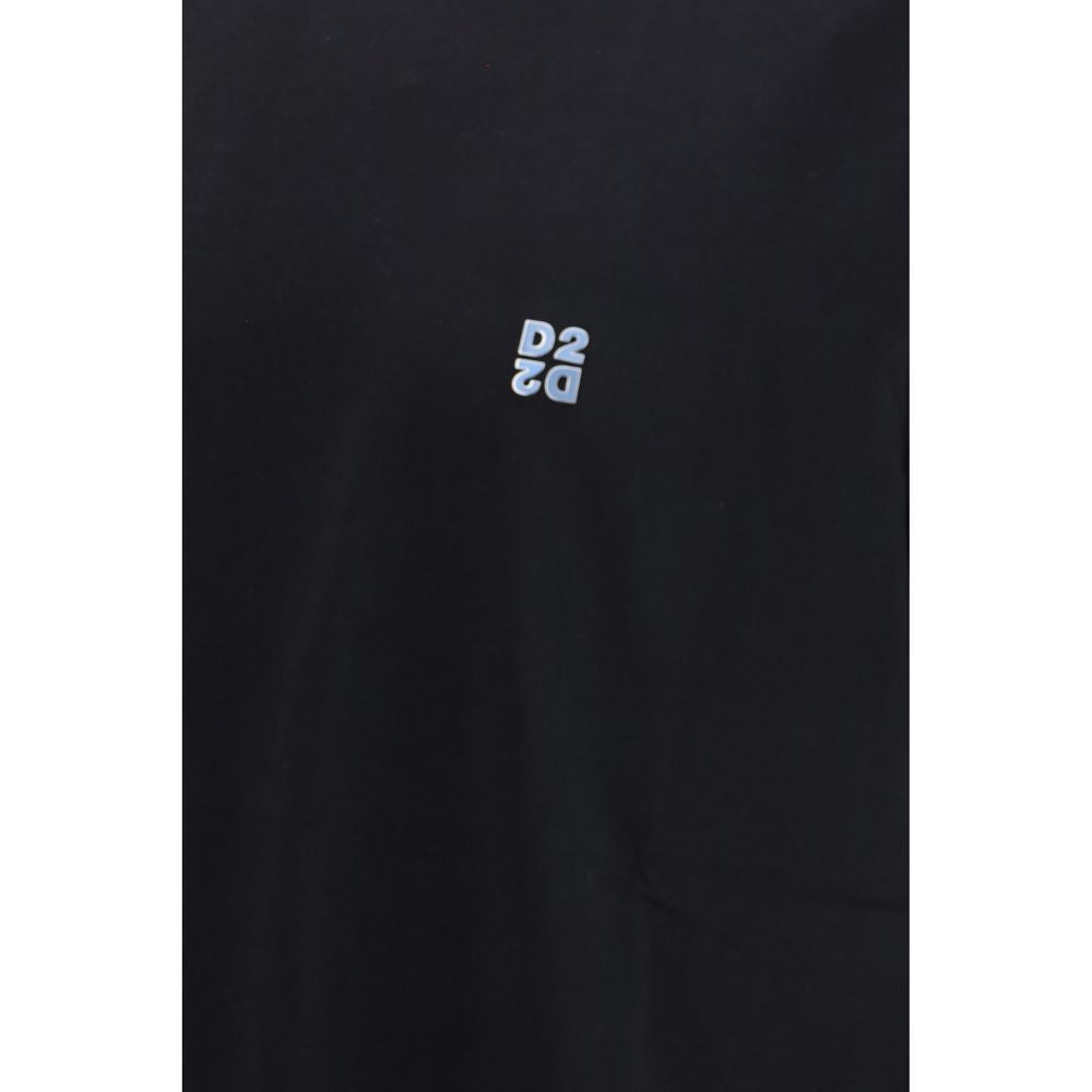 T-Shirt by Dsquared² for men in cotton black & signature showcases a dramatic silhouette, elegantly detailed with a dramatic and for a truly dramatic finish.