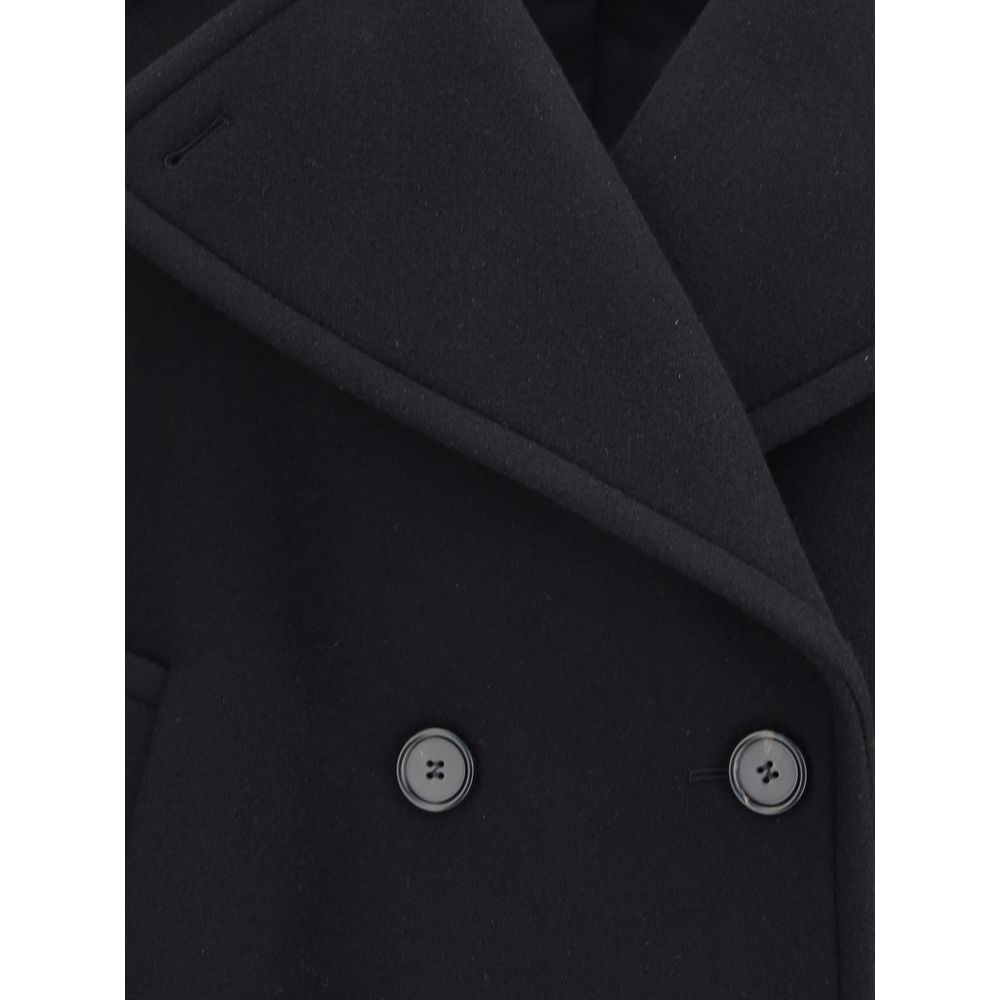 Overcoat by Chloé for women in polyamide & wool black, horn & natural features a cosy chic silhouette, artfully detailed with a sophisticated and premium pockets for a cosy chic finish.