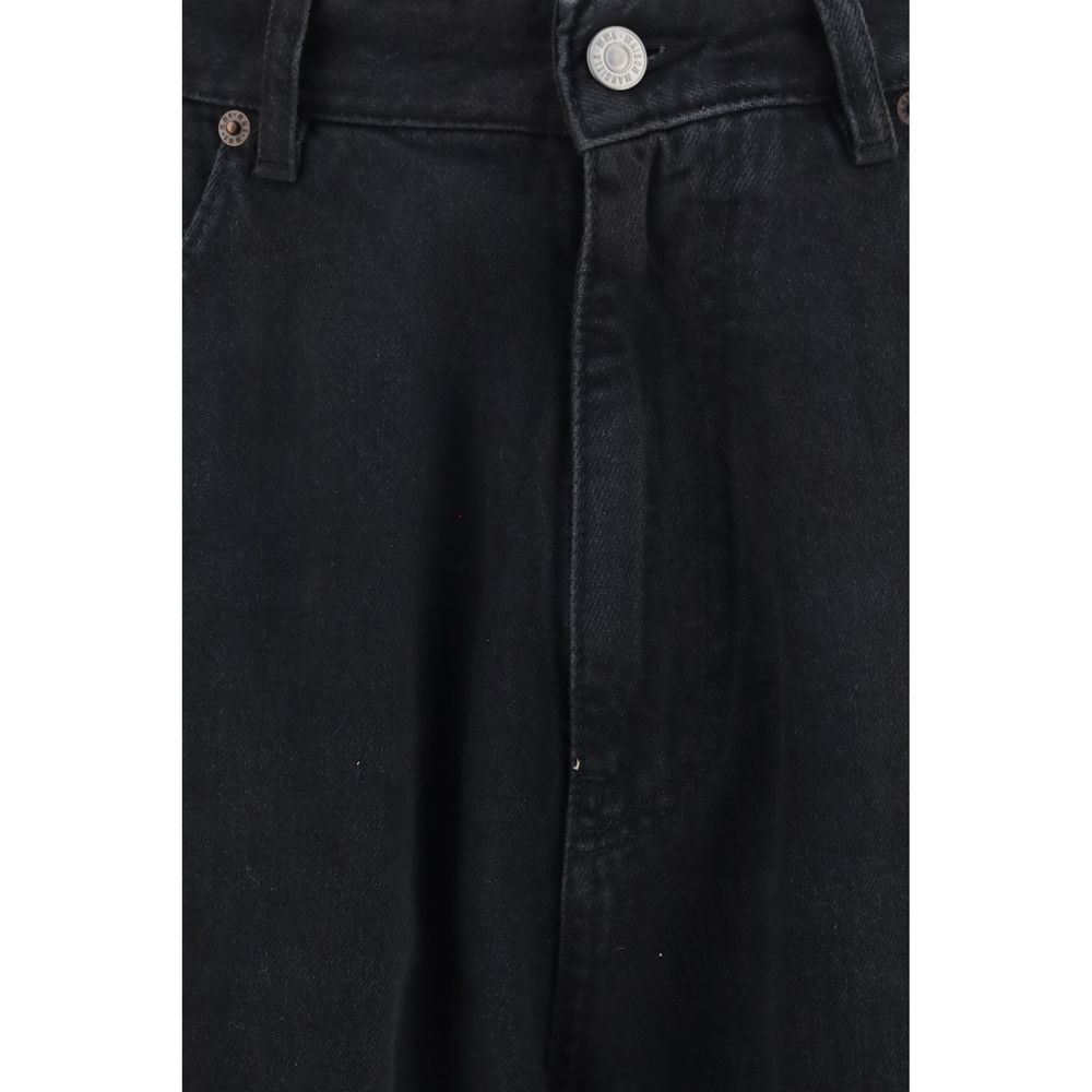Jeans by MM6 for men in denim cotton black features a refined silhouette with a refined straight-leg, relaxed-fit & regular-fit, defined by a and a refined long for a refined finish.