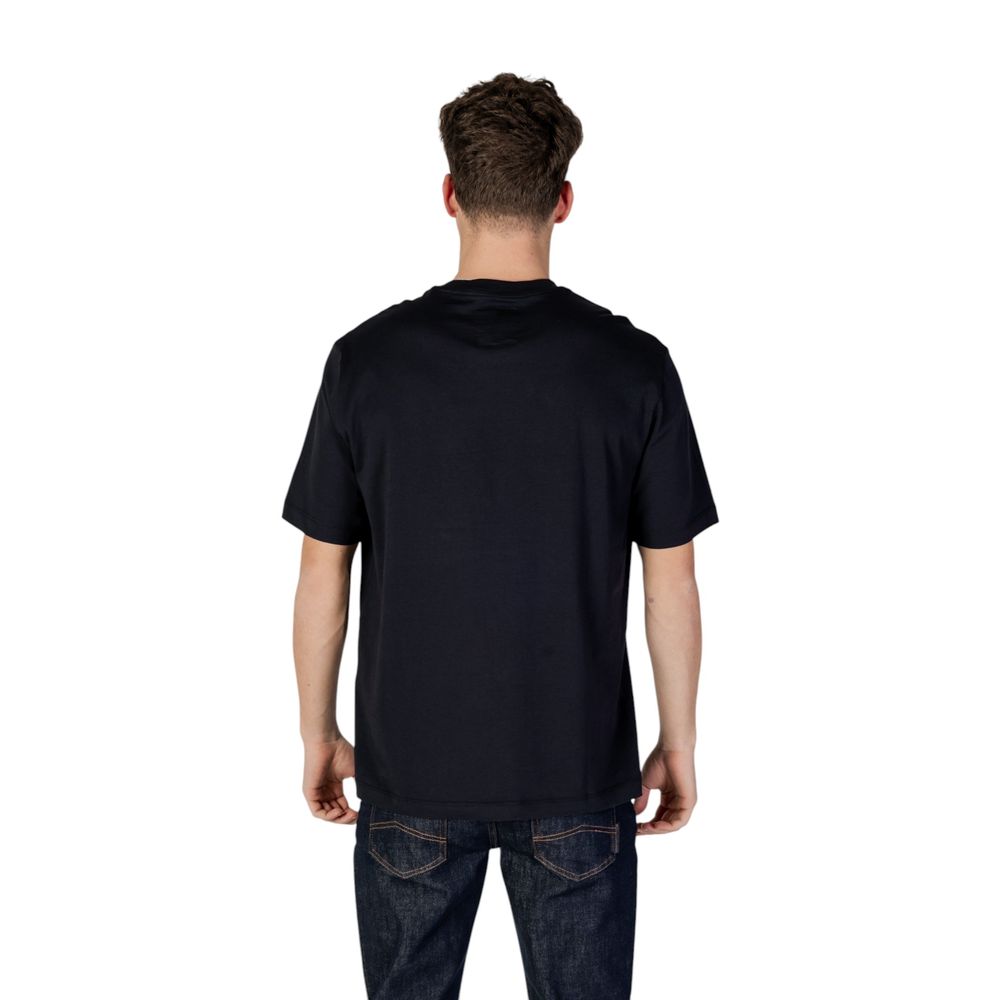 T-Shirt by Armani Exchange for men in cotton blue showcases a dramatic silhouette, elegantly detailed with a dramatic and for a truly dramatic finish.