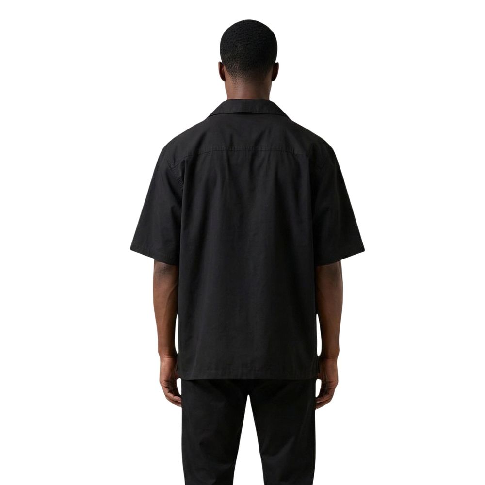 Shirt by Only & Sons for men in stretch cotton black presents a discerning silhouette, showcasing a sophisticated and for a truly discerning finish.