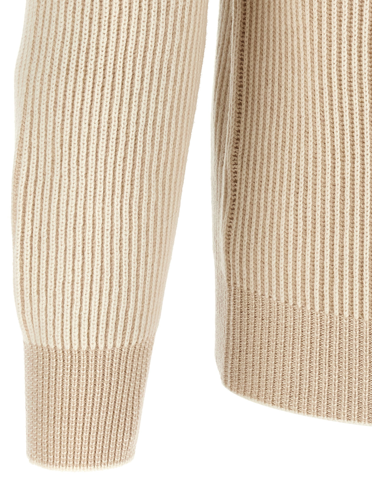 Cardigan by Brunello Cucinelli for men in cashmere beige features an impeccable silhouette, showcasing a sophisticated and detail for a truly impeccable finish.