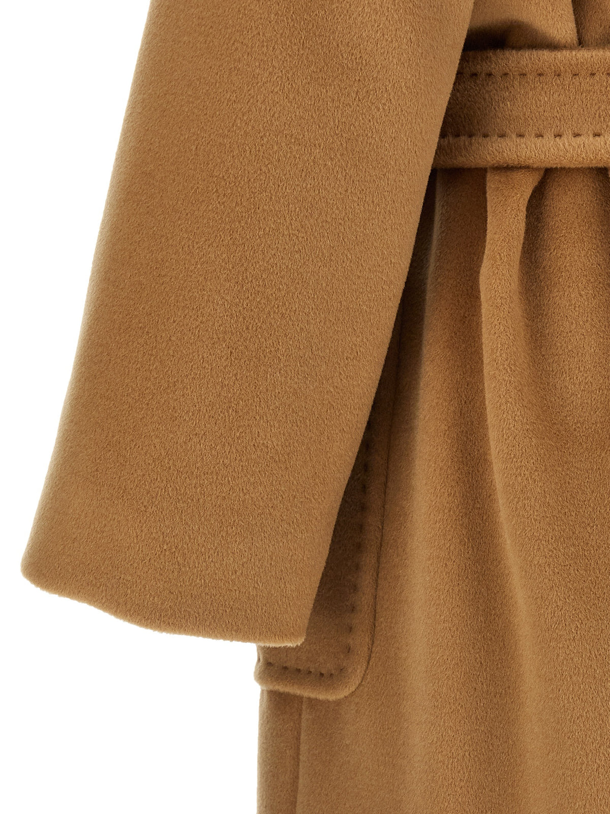 Overcoat by Max Mara for women in wool beige, camel, jacquard & monogram features an voluminous silhouette, showcasing distinct pockets and a voluminous for a truly voluminous aesthetic.
