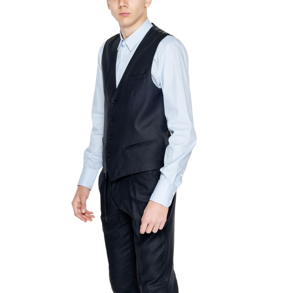 Vest by Antony Morato for men in linen & viscose black features an on trend silhouette, showcasing a sophisticated and premium for a truly on trend finish.