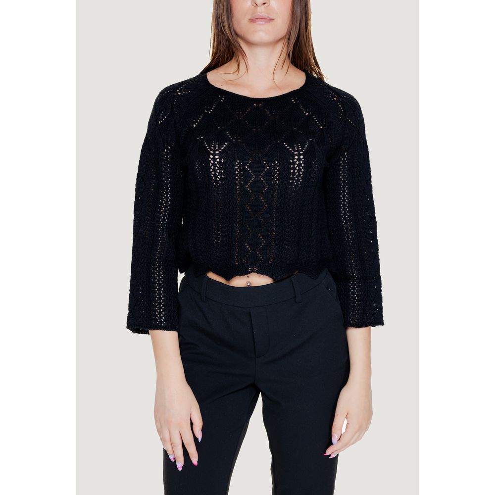 Sweatshirt by Vero Moda for women in cotton black features an enviable silhouette, showcasing a premium and refined for a truly enviable finish.