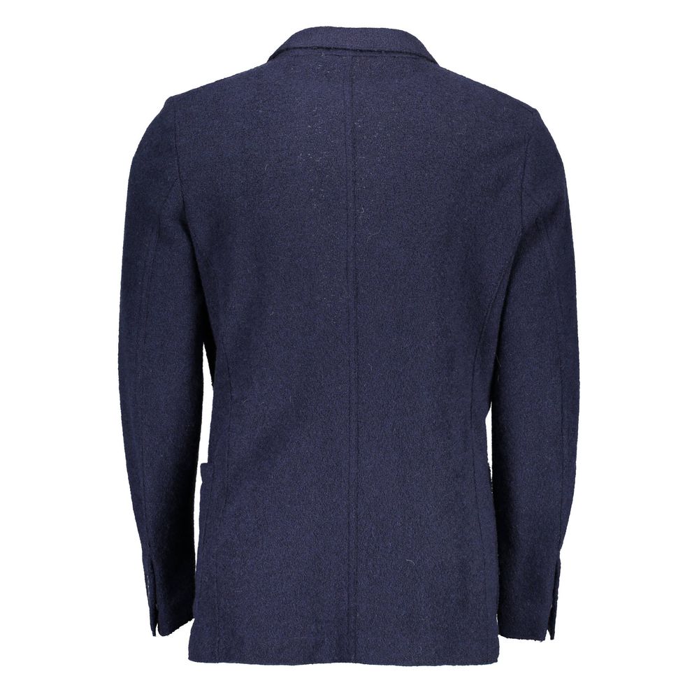Jacket by Gant for men in polyamide wool blue features a smart silhouette, perfectly accentuated by its unique and functional pockets for a smart finish.