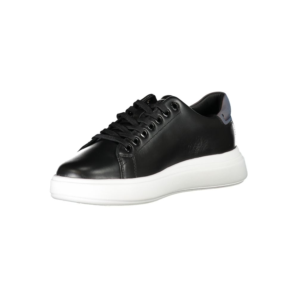 Sneakers by Calvin Klein for women in polyester polyurethane leather black features an sumptuous silhouette, showcasing the premium Women's Low-Top Polyester Polyurethane Leather Sneakers in a sumptuous low-top style that offers a sumptuous finish for refined style.
