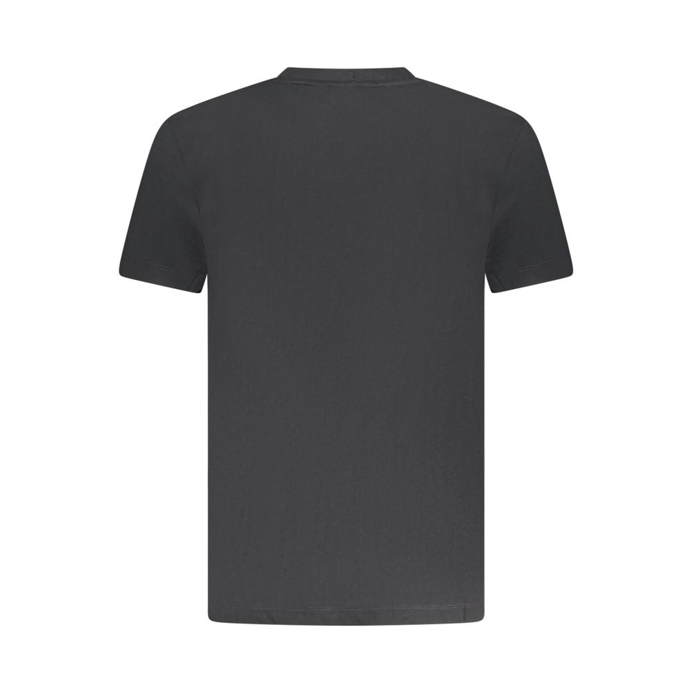 T-Shirt by Armata Di Mare for men in cotton black & print showcases a dramatic silhouette, elegantly detailed with a dramatic crew neckline and for a truly dramatic finish.