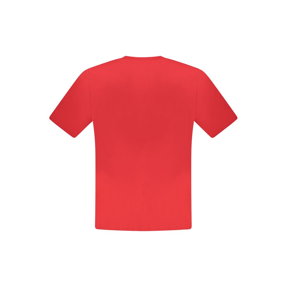 T-Shirt by North Sails for men in cotton red features an edgy silhouette, meticulously detailed with a sophisticated and crew neckline for a truly edgy finish.