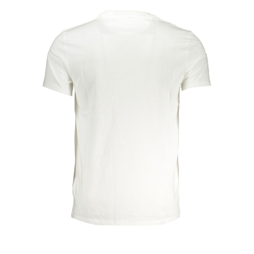 T-Shirt by Timberland for men in cotton white showcases a unassuming silhouette, artfully detailed with a refined and unassuming for a sophisticated, contemporary look.