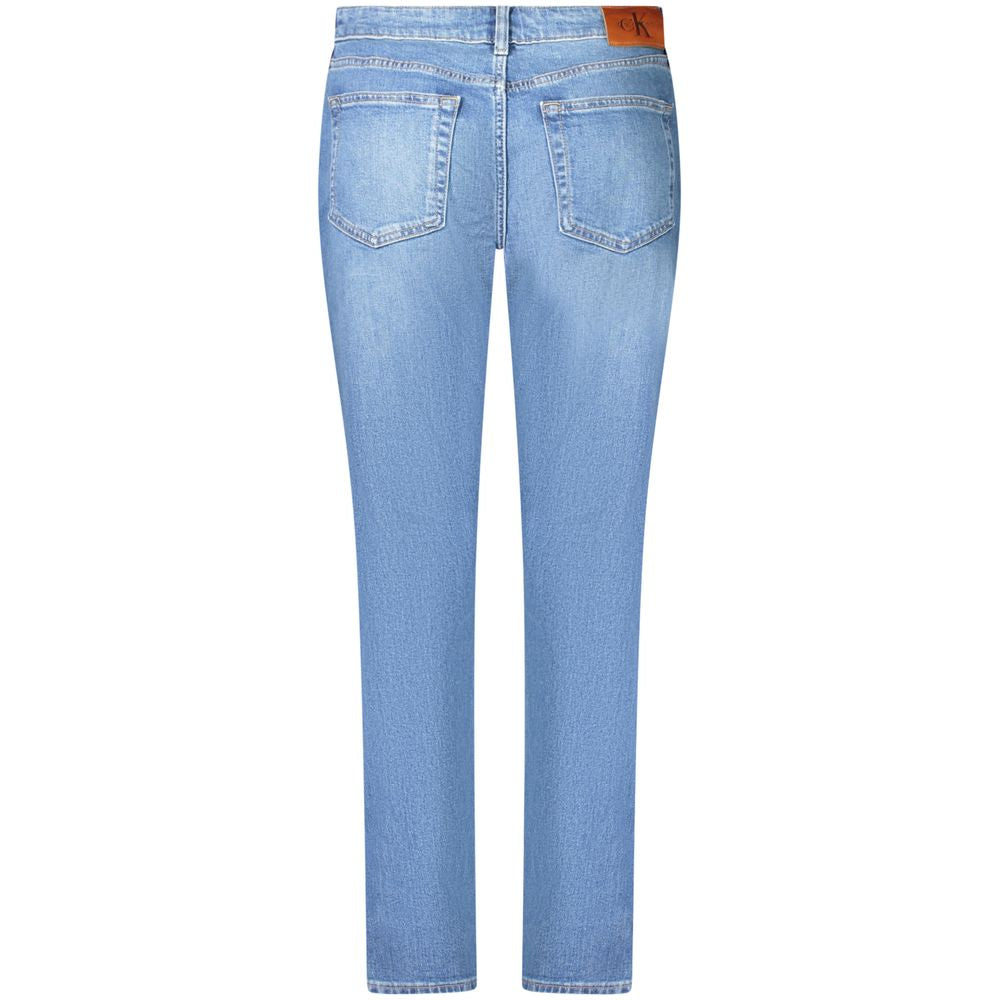 Jeans by Calvin Klein for women in cotton blue features an sophisticated mid rise and slim with a precise long, creating a sophisticated and sophisticated silhouette.