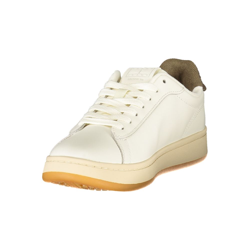 Sneakers by Tommy Hilfiger for women in polyester polyethylene leather brown & white features a sumptuous design, perfectly showcasing the sumptuous fashion style of this Women's Fashion Polyester Polyethylene Leather Sneakers.