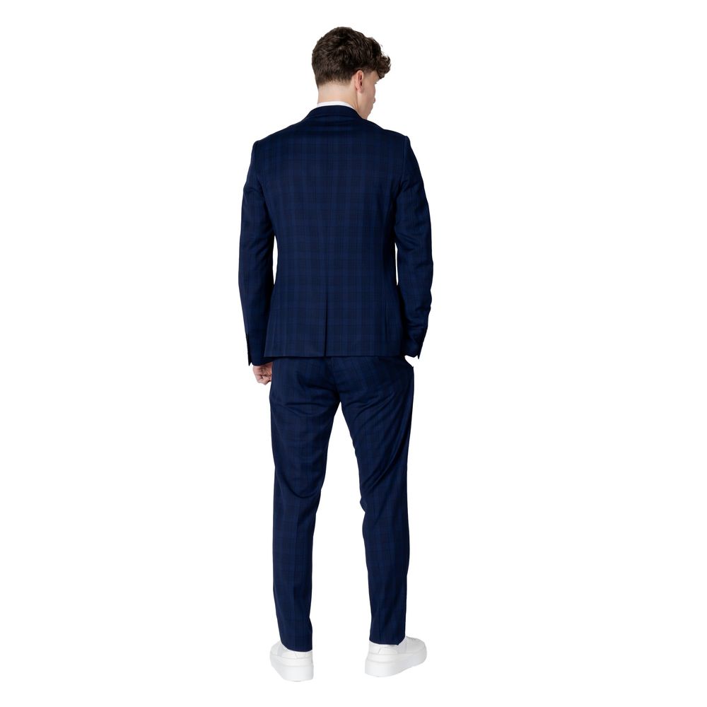 Blazer by Antony Morato for men in stretch polyester & viscose blue presents a distinguished silhouette, detailed with a distinguished and distinctive for a truly sophisticated finish.