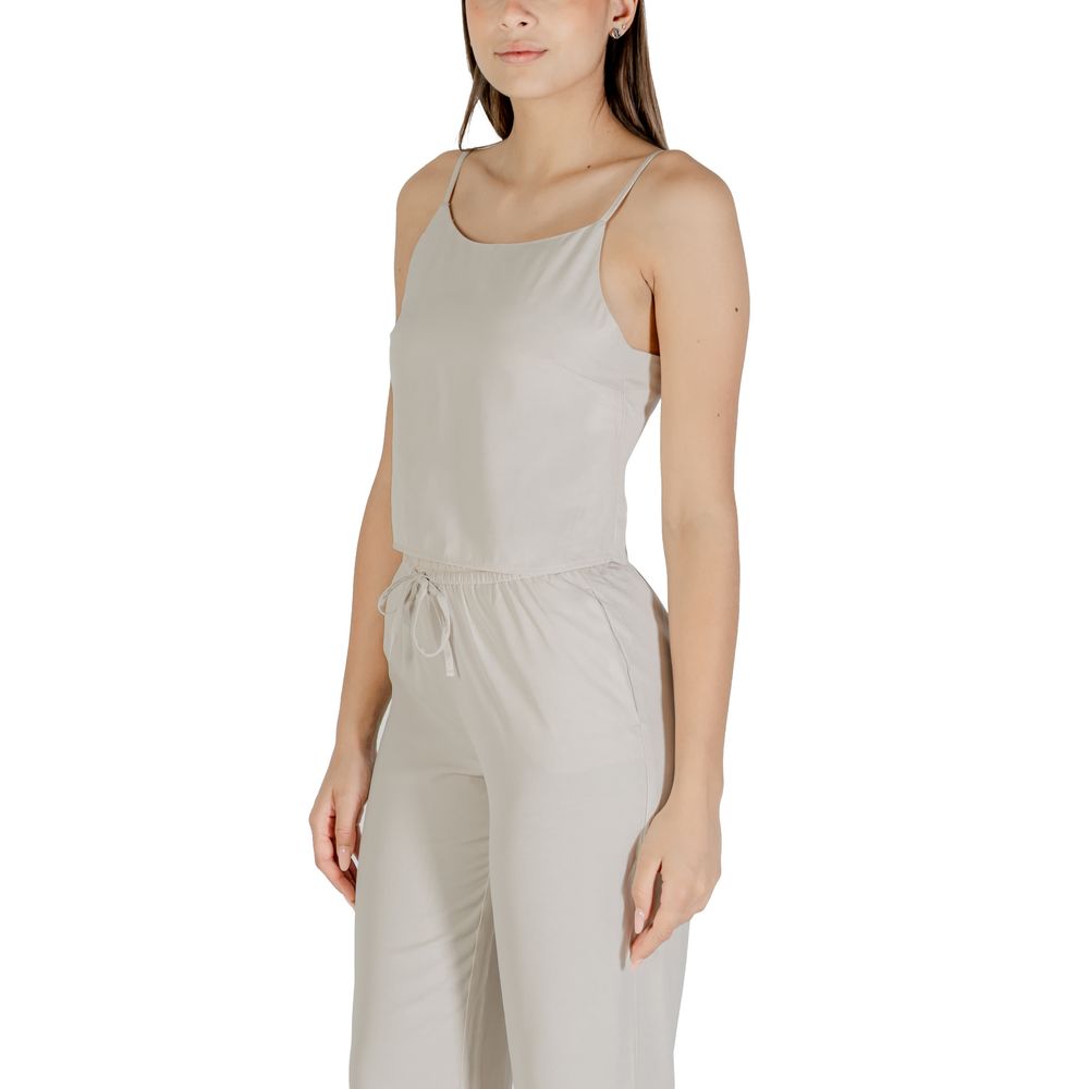 Activewear Top by Only for women in polyester beige features an dynamic silhouette, showcasing a sophisticated and detailed with functional for a dynamic finish.