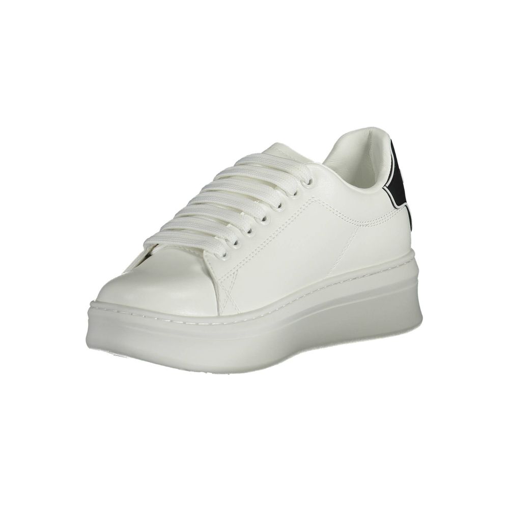 Sneakers by Gaelle Paris for women in polyethylene white features an sumptuous design from the Women's Low-Top Polyethylene Sneakers collection, highlighting a sumptuous low-top style for a premium, high-fashion look.