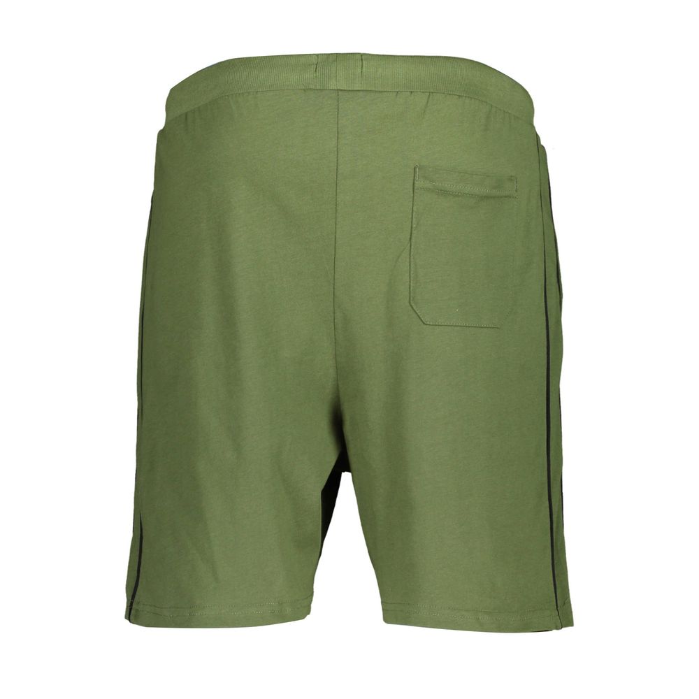 Short Trousers by Gianmarco Venturi for men in cotton green features an effortlessly chic with a short and that creates a effortlessly chic and tailored silhouette.