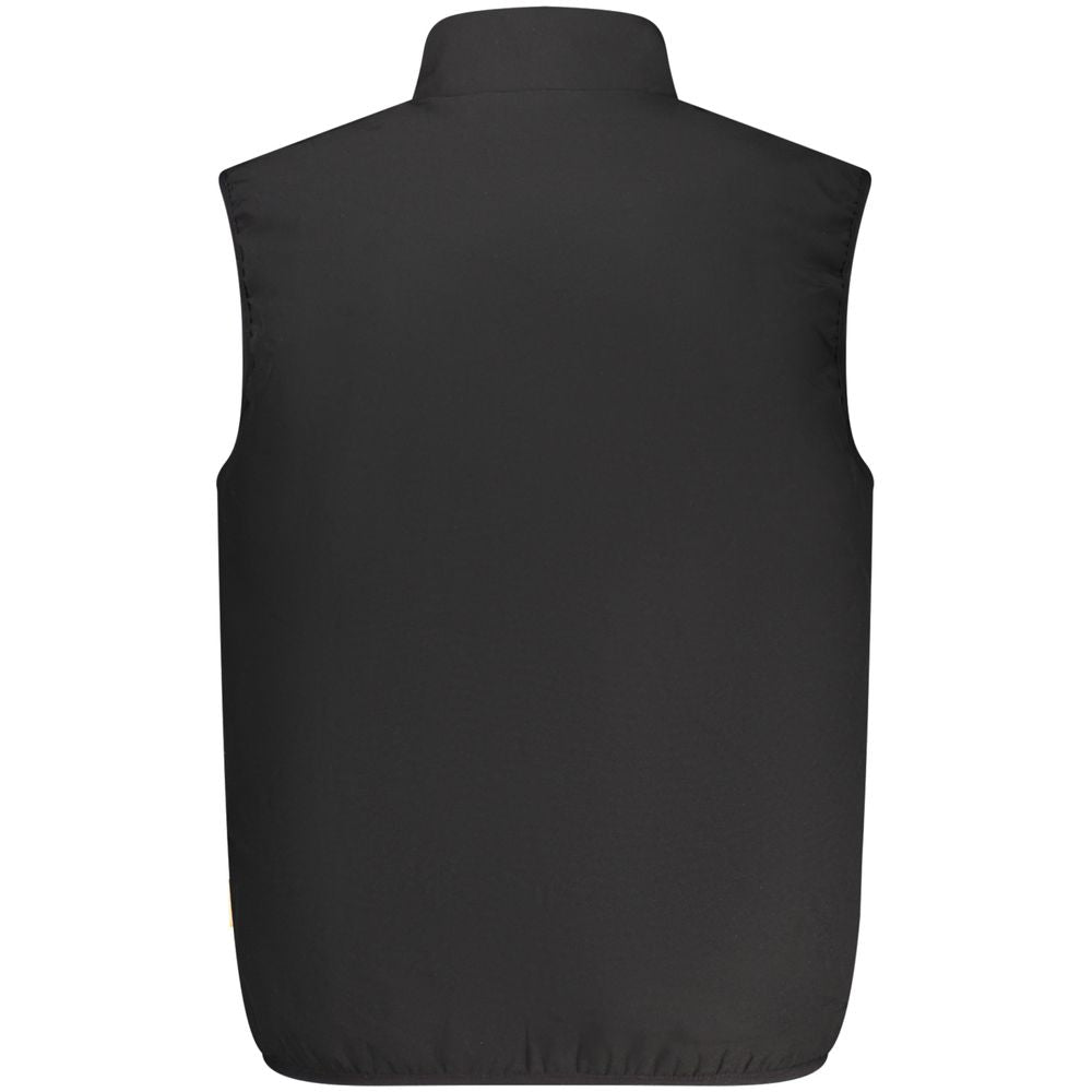 Vest by Norway 1963 for men in polyester black showcases a utilitarian silhouette, artfully incorporating pockets and a utilitarian for a truly utilitarian finish.