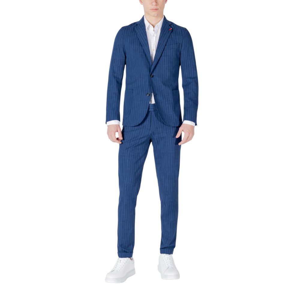 Pant Suit by Mulish for men in stretch cotton & polyamide blue presents a nuanced silhouette, showcasing a nuanced and nuanced slim for an elevated aesthetic.