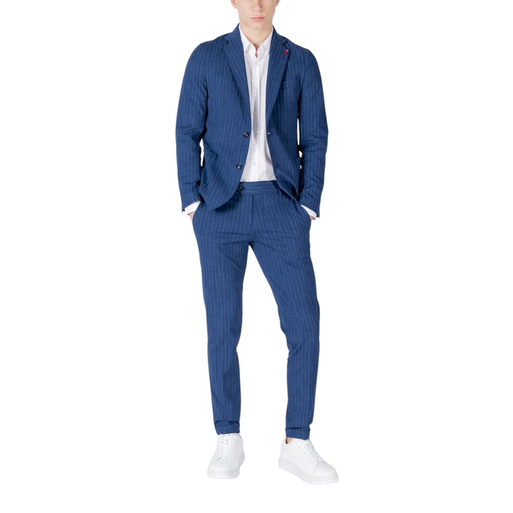 Pant Suit by Mulish for men in stretch cotton & polyamide blue features a tailored silhouette, showcasing a sophisticated and tailored slim for a refined, professional look.