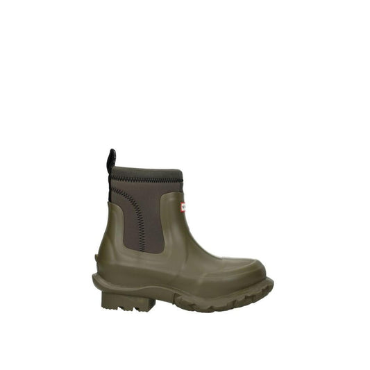 Rain Boots by Hunter for women in rubber multicolor features an effortless chic silhouette from the Women's Rubber Rain Boots collection, showcasing a effortless chic and refined for an effortless chic look.