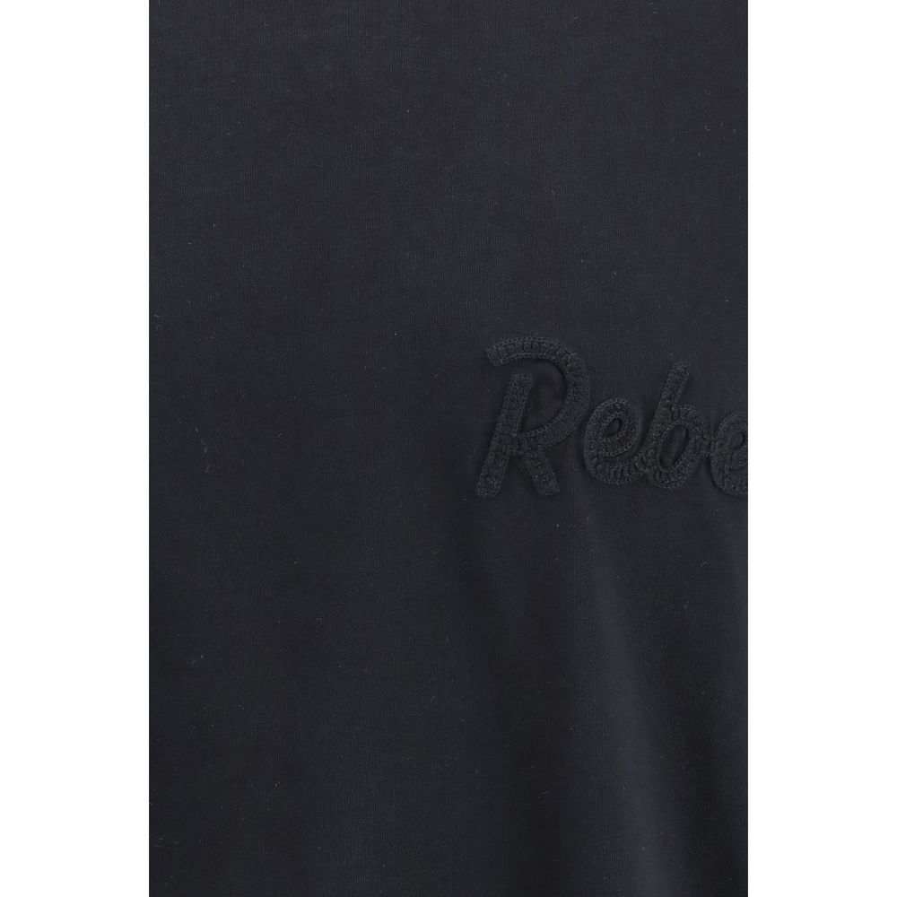 T-Shirt by Dsquared² for men in cotton black features an edgy silhouette, meticulously detailed with a sophisticated and for a truly edgy finish.