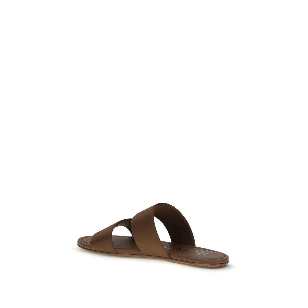 Flat Sandals by Pedro García for women in bos taurus calf leather brown features an exquisite silhouette, showcasing the exquisite Women's Bos Taurus Calf Leather Flat Sandals with a flat and .