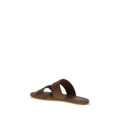 Flat Sandals by Pedro García for women in bos taurus calf leather brown features an exquisite silhouette, showcasing the exquisite Women's Bos Taurus Calf Leather Flat Sandals with a flat and .
