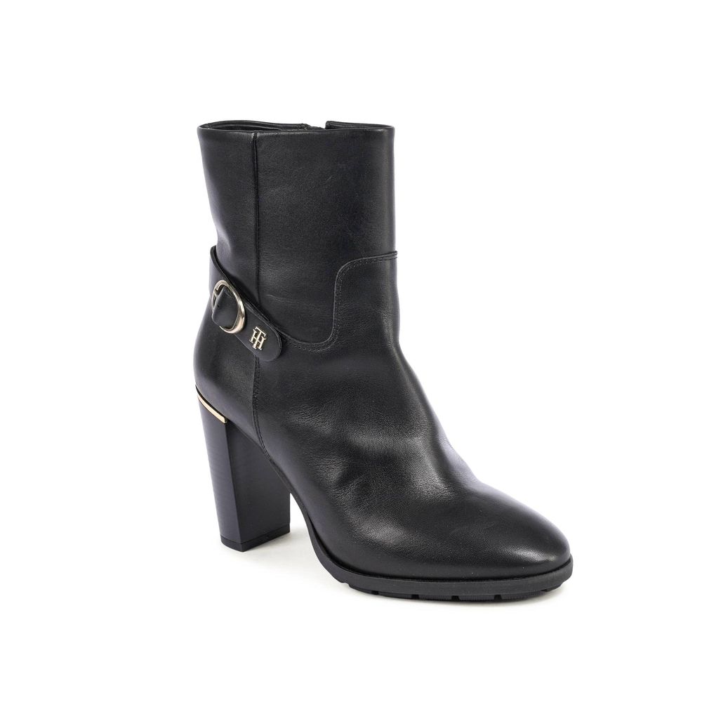 Ankle Boots by Tommy Hilfiger for women in leather black showcases a impeccable silhouette as Women's Leather Ankle Boots, artfully defined by a impeccable and a impeccable .