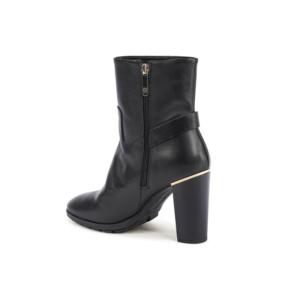 Ankle Boots by Tommy Hilfiger for women in leather black features an enchanting design from the Women's Leather Ankle Boots collection, highlighting a enchanting and for a refined look.