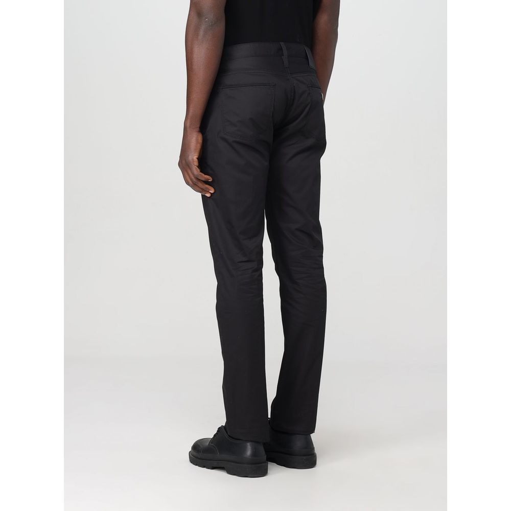Casual Pants by Emporio Armani for men in cotton black features an sophisticated and regular-fit with a precise long, creating a sophisticated and sophisticated silhouette.