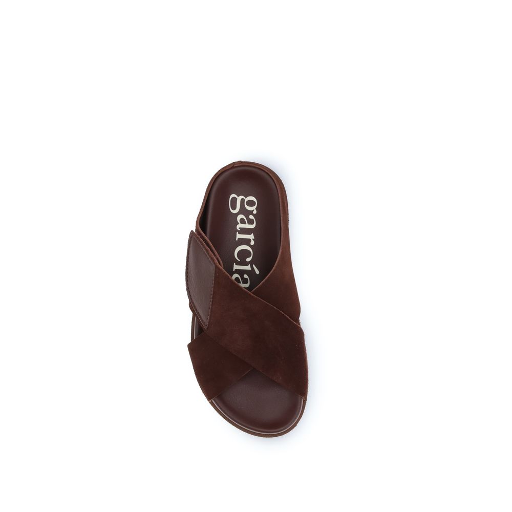 Flat Sandals by Pedro García for women in eva & bos taurus suede cowhide leather brown, natural & signature features an exquisite silhouette, showcasing the exquisite Women's EVA & Bos Taurus Suede Cowhide Leather Flat Sandals with a flat and .