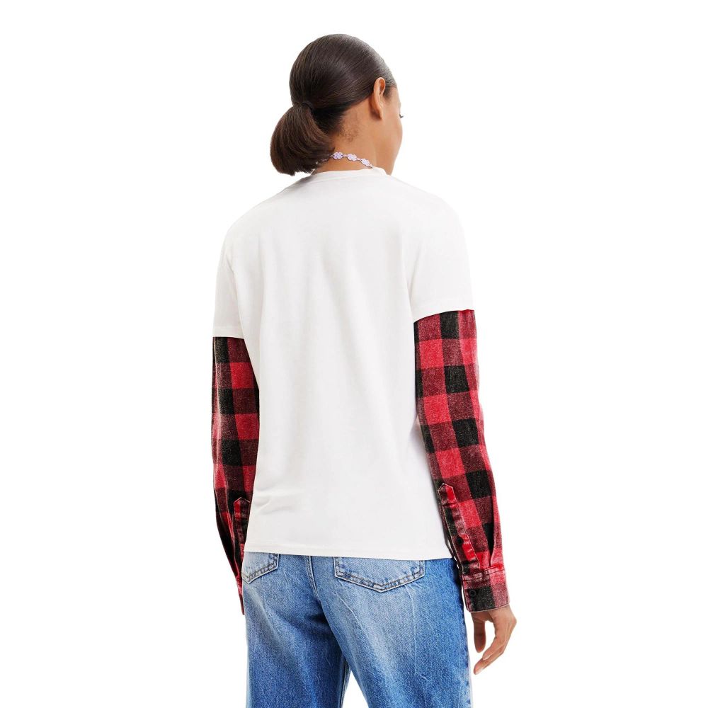 T-Shirt by Desigual for women in viscose cotton white, patterned & print features a plush silhouette, showcasing a sophisticated and for a truly plush finish.