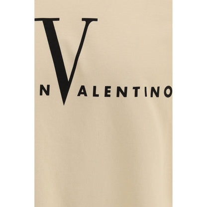 T-Shirt by Valentino Garavani for men in cotton cream & print showcases a unassuming silhouette, artfully detailed with a refined and unassuming for a sophisticated, contemporary look.
