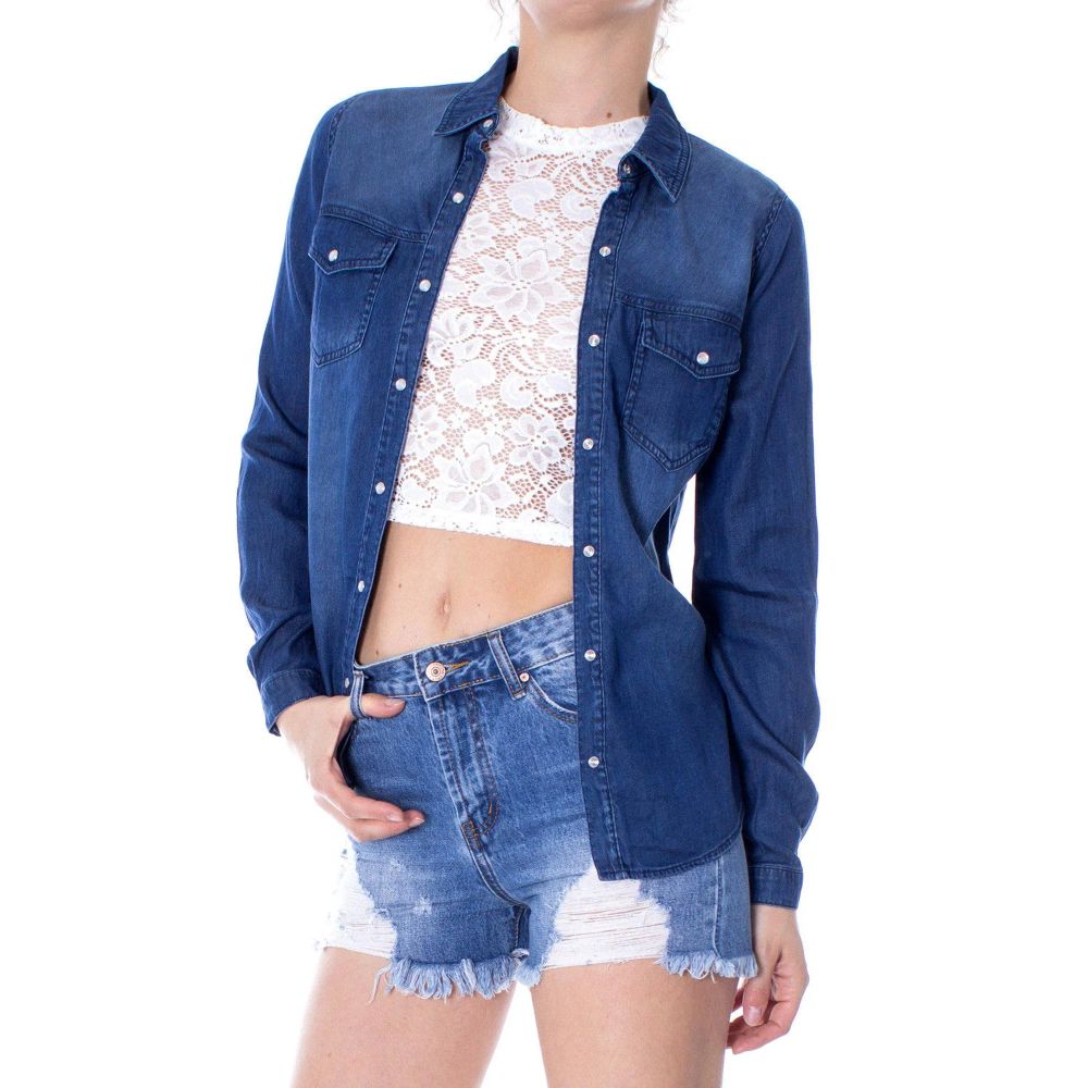 Shirt by Vila Clothes for women in lyocell & denim cotton blue & patterned presents a discerning silhouette, showcasing a sophisticated and for a truly discerning finish.
