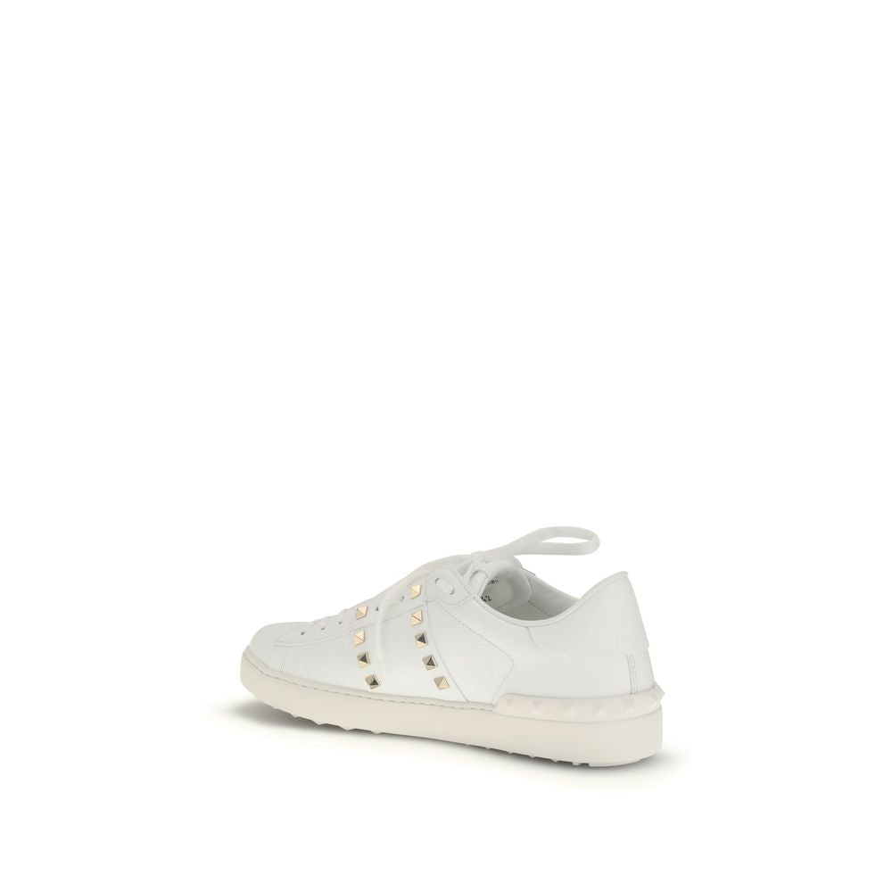 Sneakers by Valentino Garavani for men in bos taurus calfskin leather white features an timeless silhouette from the Rockstud Men's Low Top Bos Taurus Calfskin Leather Sneakers collection, showcasing a signature low-top style with an timeless finish.