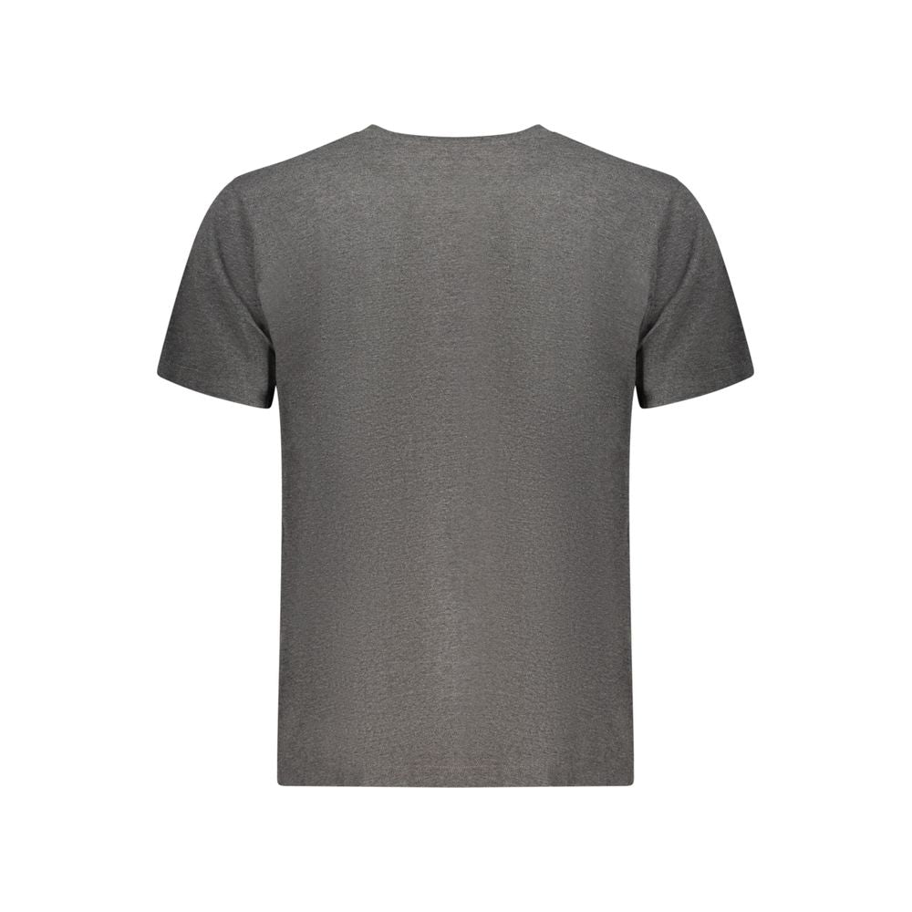 Activewear T-Shirt by Pepe Jeans for men in cotton gray & print features a dynamic silhouette with and crew neckline enhanced by functional .