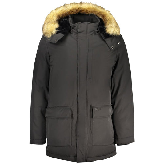 This Hooded Parka by Guess Jeans for men in polyester fur black presents a enveloping silhouette, meticulously detailed with pockets & hooded and a enveloping hooded neckline.