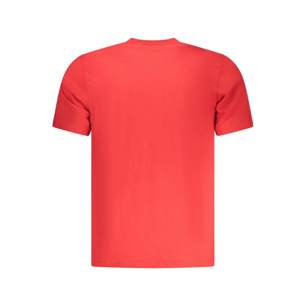 Activewear T-Shirt by North Sails for men in cotton red & print features an contemporary design with , a length, and a contemporary crew neckline.
