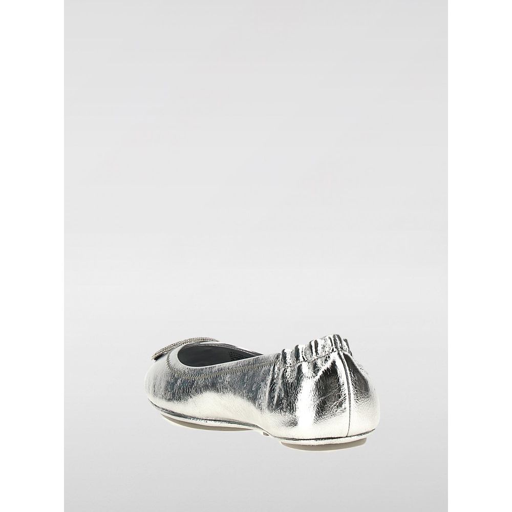 Ballet Flat Shoes by Tory Burch for women in leather silver showcases a dynamic silhouette, artfully capturing Women's Leather Ballet Flat Shoes through its distinctive and elegant .