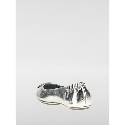 Ballet Flat Shoes by Tory Burch for women in leather silver showcases a dynamic silhouette, artfully capturing Women's Leather Ballet Flat Shoes through its distinctive and elegant .