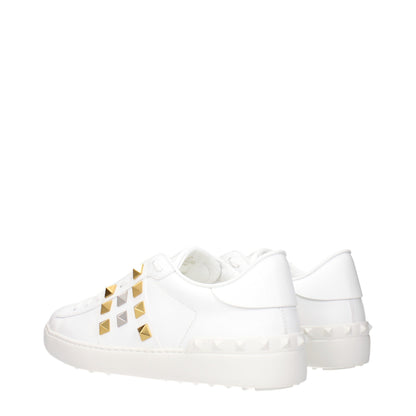 Sneakers by Valentino Garavani for men in leather & rubber white presents a sumptuous silhouette, artfully capturing the essence of the Men's Low Top Leather & Rubber Sneakers with its sumptuous low-top style design.