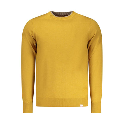 Sweatshirt by Rifle for men in lana wool nylon & polyester gold showcases a slouchy chic silhouette, artfully detailed with a slouchy chic crew neckline and for a slouchy chic finish.