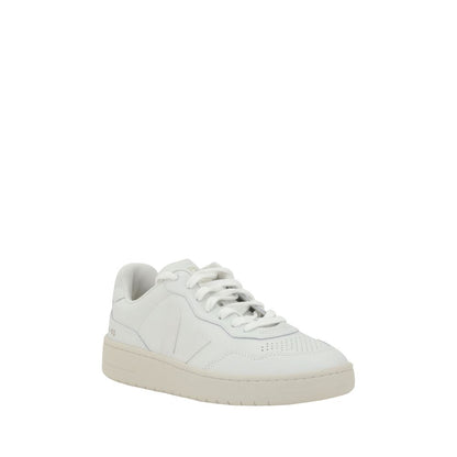 Sneakers by Veja for women in leather white features an timeless silhouette from the Women's Low Top Leather Sneakers collection, showcasing a signature low-top style with an timeless finish.