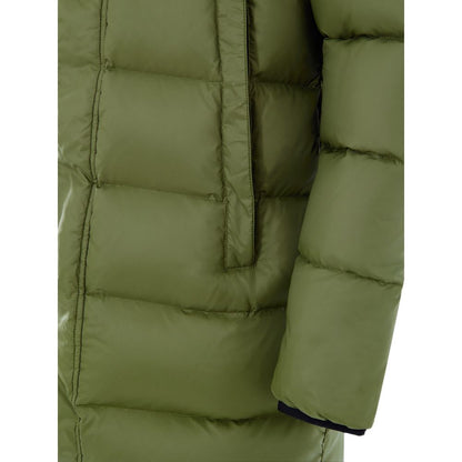 This Hooded Puffer Jacket by Moose Knuckles for men in nylon cotton military-green exhibits a edgy silhouette, meticulously detailed with functional pockets, hooded & insulated and a edgy hooded neckline for a edgy finish.