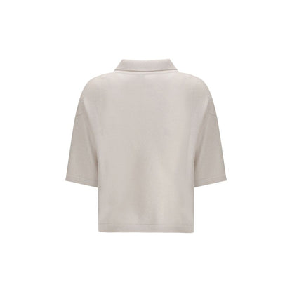 Sweater by Allude for women in cashmere cream showcases a discreet silhouette, finished with a discreet and for a discreet look.