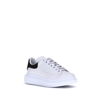 Sneakers by Alexander McQueen for women in bos taurus calf leather white features an versatile design from the Women's Fashion Bos Taurus Calf Leather Sneakers collection, highlighting a versatile fashion style for a premium, high-fashion look.