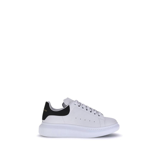 Sneakers by Alexander McQueen for men in bos taurus calf leather white presents a impeccable silhouette as Men's Fashion Bos Taurus Calf Leather Sneakers, expertly defined by a impeccable fashion style for a impeccable, high-fashion look.