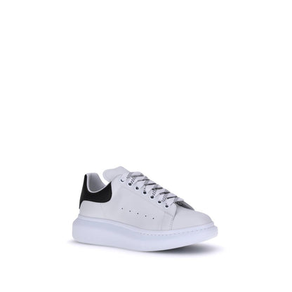 Sneakers by Alexander McQueen for men in bos taurus calf leather white presents a impeccable silhouette as Men's Fashion Bos Taurus Calf Leather Sneakers, expertly defined by a impeccable fashion style for a impeccable, high-fashion look.