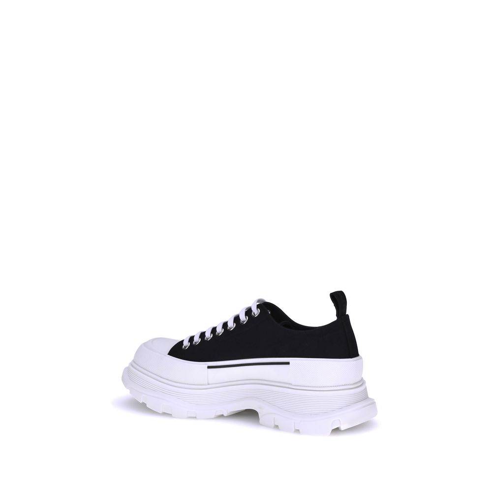 Sneakers by Alexander McQueen for men in canvas black features an timeless silhouette from the Men's Chunky Canvas Sneakers collection, showcasing a signature chunky style with an timeless finish.